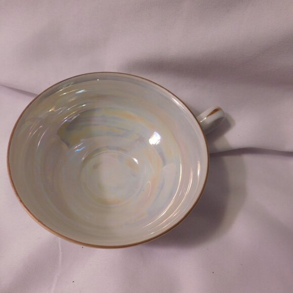 NEW YORK WORLD'S FAIR CUP AND SAUCER PEARLY OPALESCENT 1964-1965 - Picture 7 of 10